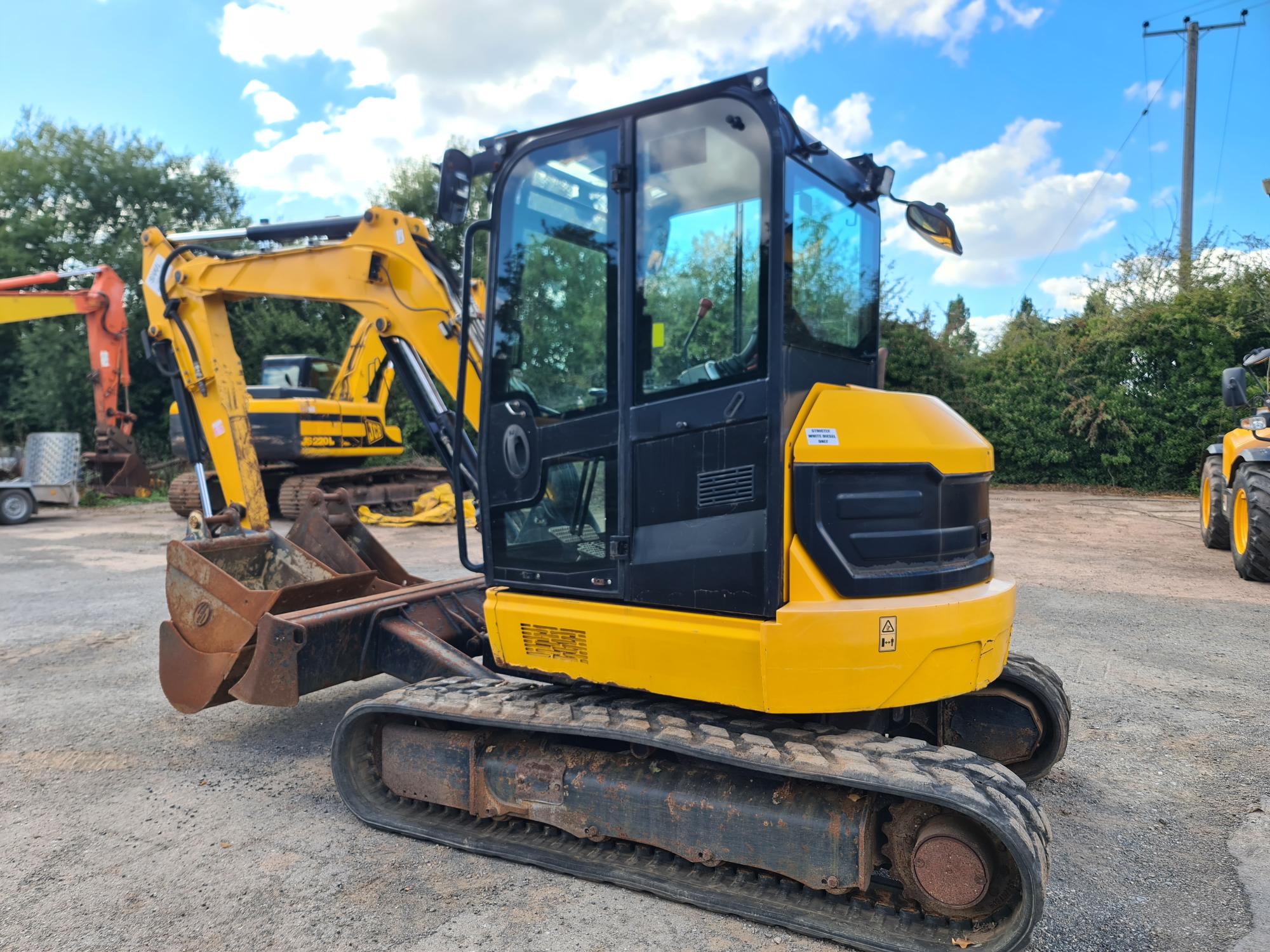 2017/18 JCB 51R, Hydraulic Quick hitch, 3 x Buckets, Piped for attachments, 2593 hours.-image