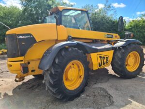 SOLD - 2004 JCB 526S, Tool carrier headstock, 9200 recorded Hours, Tyres worn, Can be sold with new tyres or as it is. Very nice for it's age - SOLD-image
