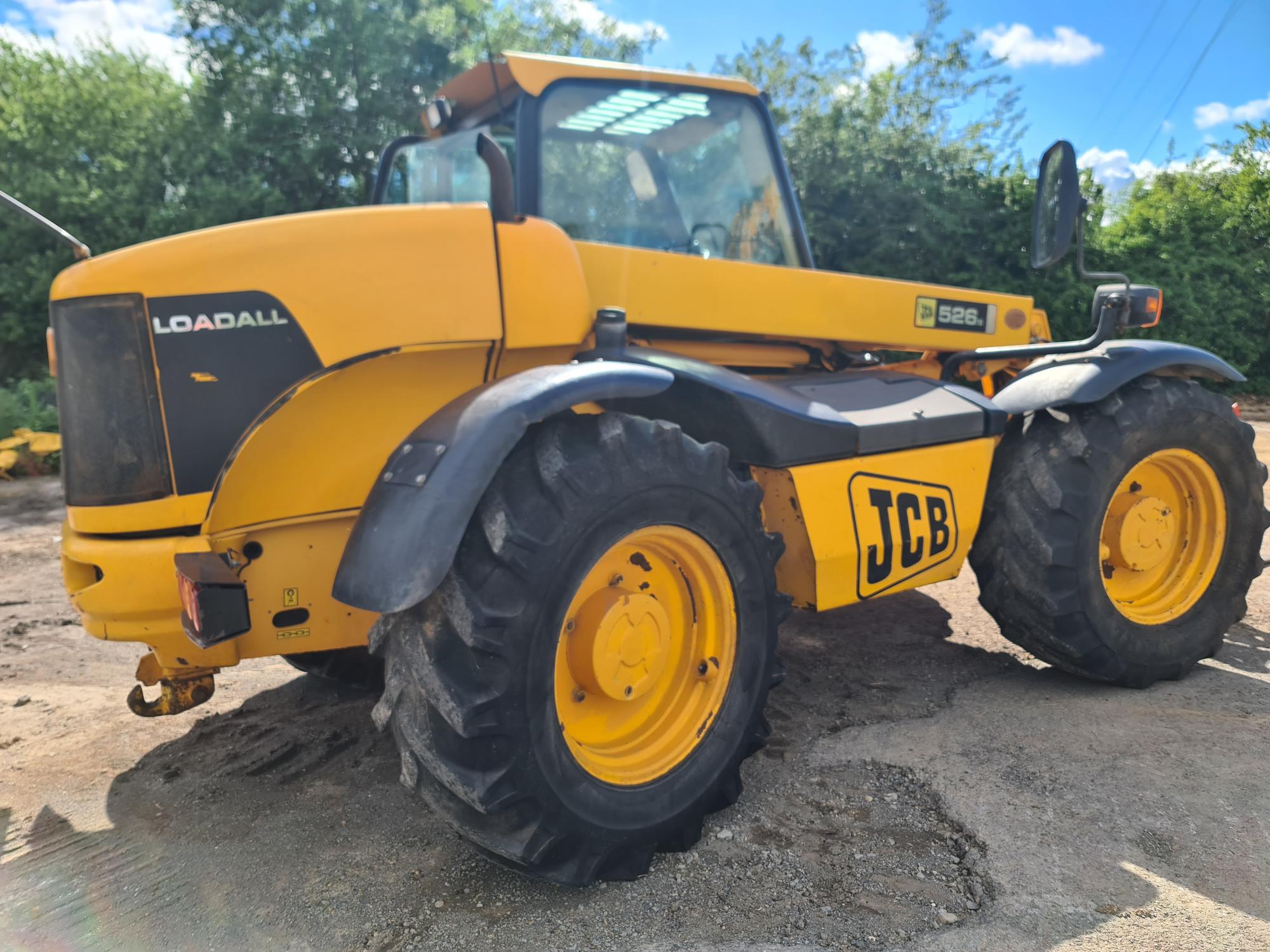 SOLD - 2004 JCB 526S, Tool carrier headstock, 9200 recorded Hours, Tyres worn, Can be sold with new tyres or as it is. Very nice for it's age - SOLD-image