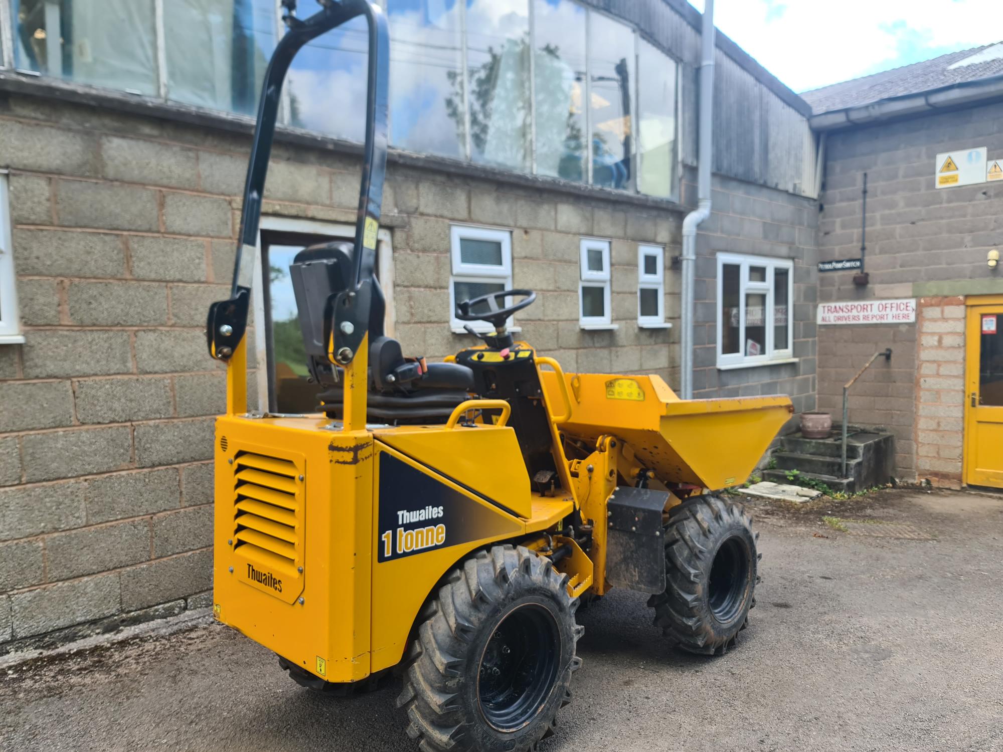 2022 Thwaites 1 Ton high tip dumper, Orange & Green beacons, Only 557 Hours.-image