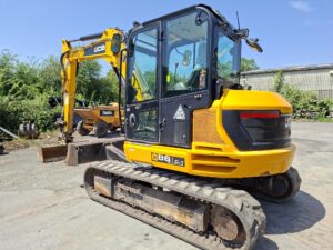2019 JCB 86C-1 Excavator, Hydraulic Quick hitch,  Piped for attachments, A/C, Radio, Orange & Green beacons, Only 4109 Hours,  Nice machine-image