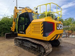 2025 JCB 140X, Hydraulic Quick hitch, Piped for attachments, C/V's, Cameras, Orange & Green beacon, Only 395 hours, Still under JCB warranty-image