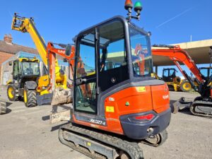 2019 Kubota KX027-4, Manual Quick hitch, 3 x Buckets, Piped for attachments, Orange & Green beacons, 3317 Hours-image