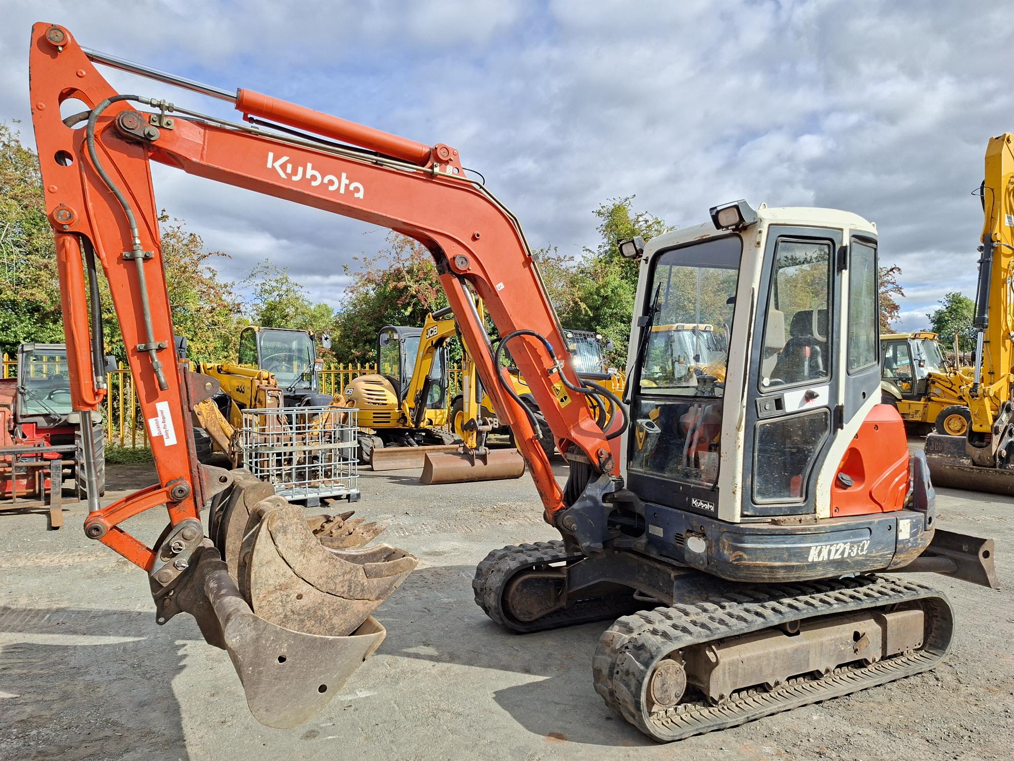 2008 Kubota KX121-3, Manual Q-hitch, 3 x Buckets, Good rubber tracks, 5264 hours-image