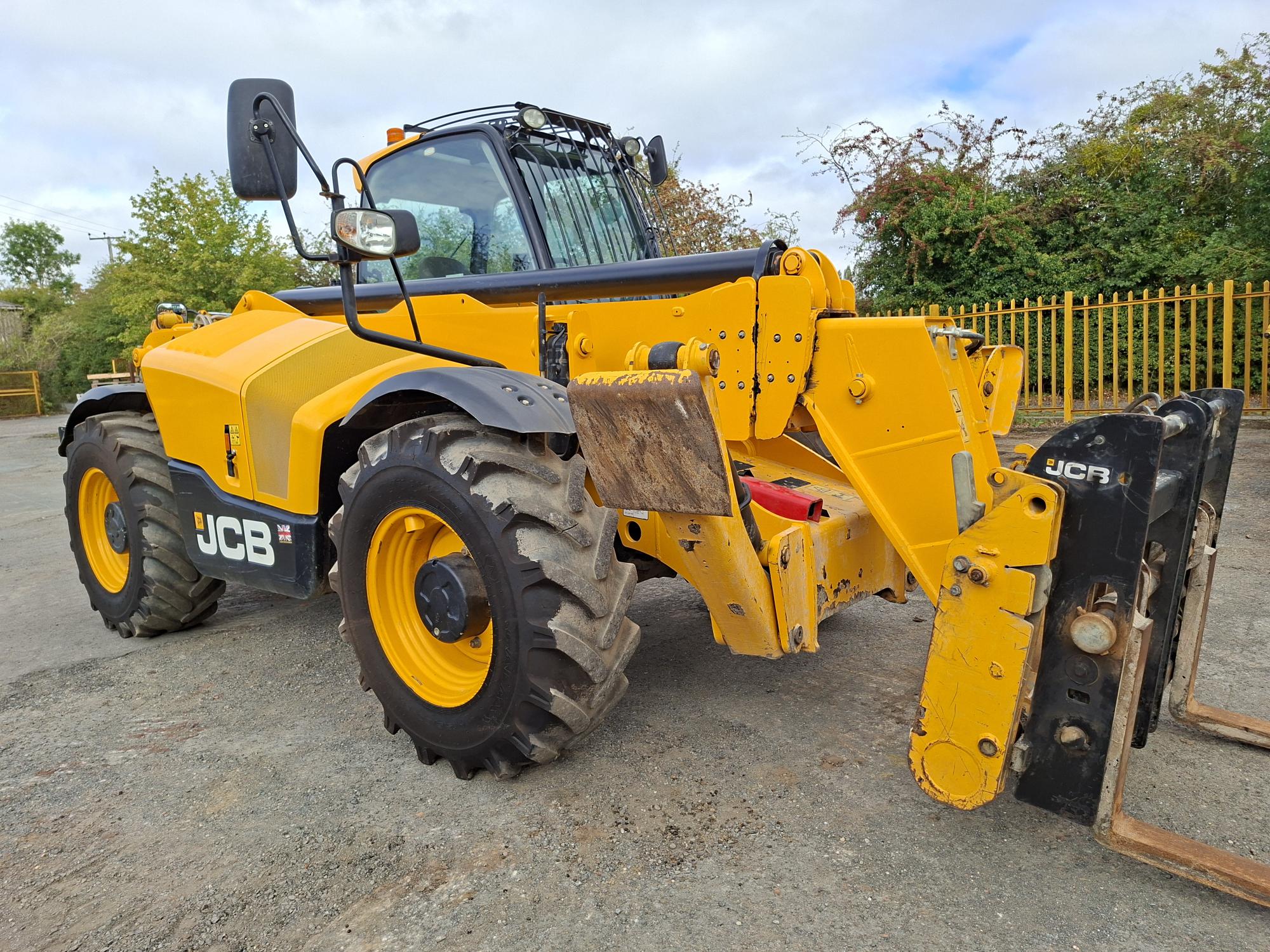 SOLD - 2023 JCB 535-125 Telehandler, Chassis sway, Fork positioning carriage, A/C, 55kw Engine, Orange & Green Beacons, only 3899 Hours - SOLD-image